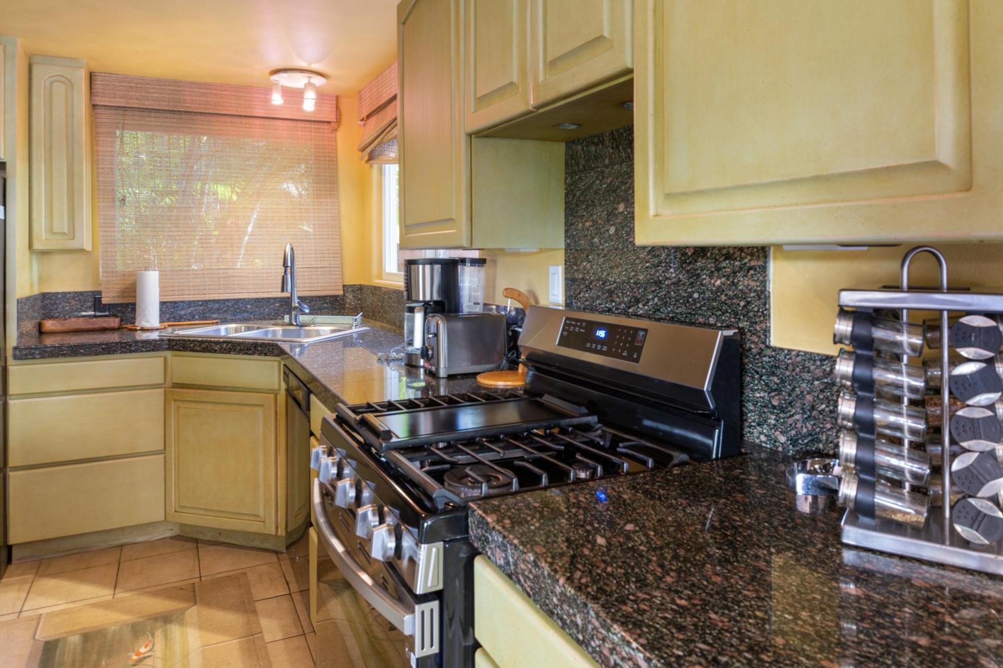 Apartment Plumeria Suite, 2-bedroom In A Boutique Property, Sleeps 6, Pool & Bbq *