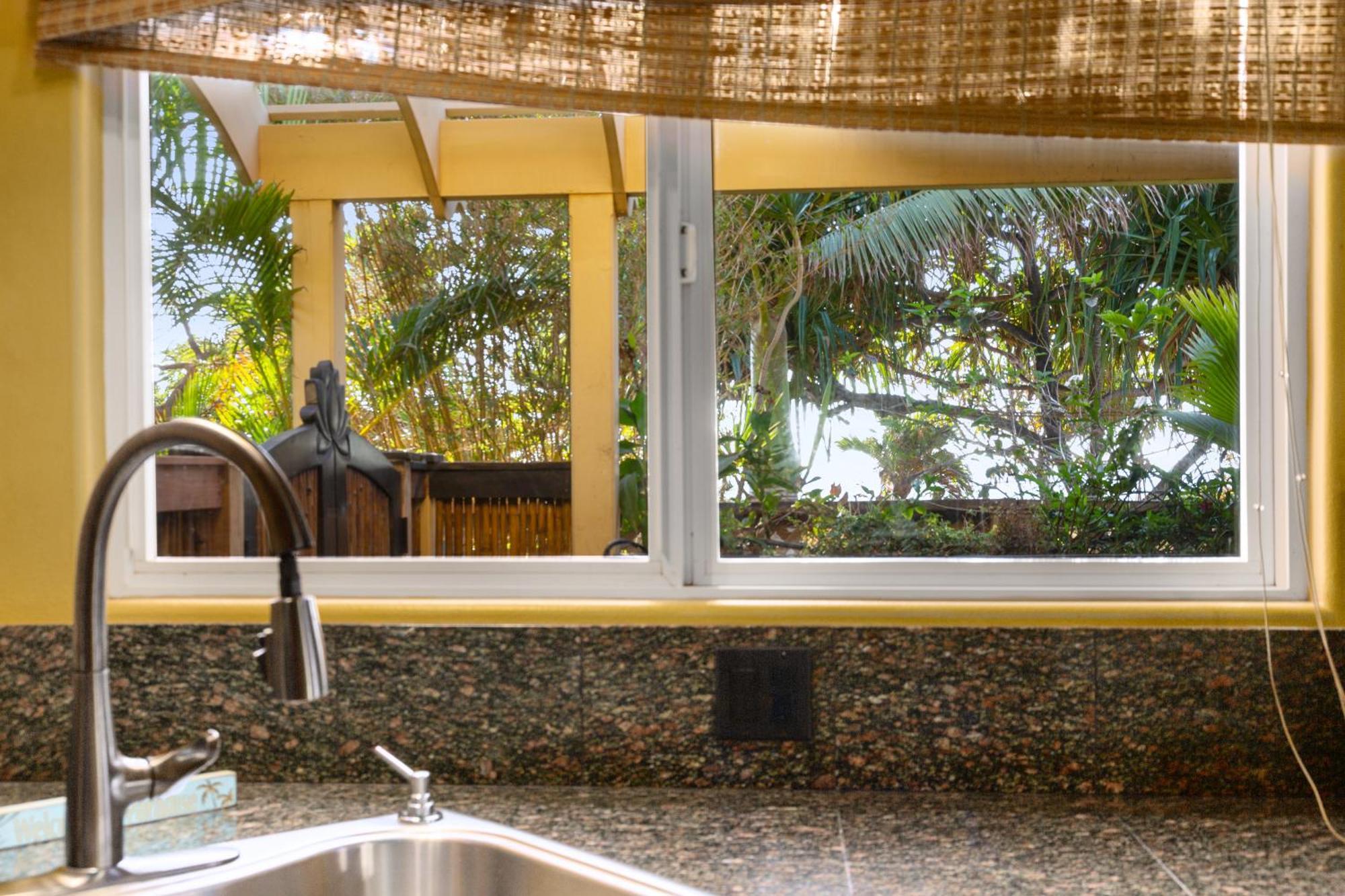 Plumeria Suite, 2-bedroom In A Boutique Property, Sleeps 6, Pool & Bbq *