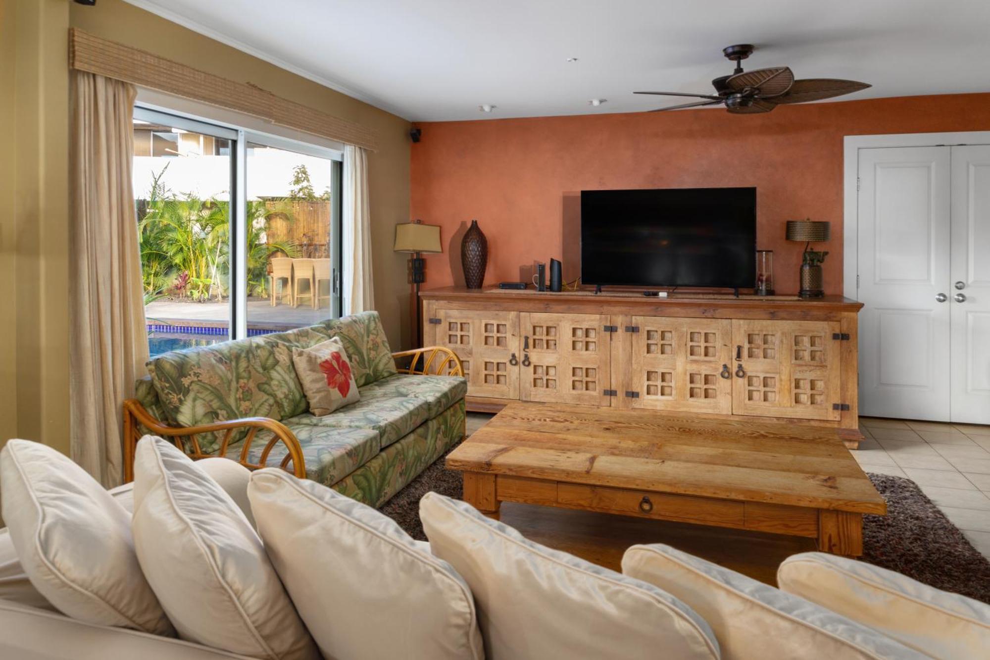 Plumeria Suite, 2-bedroom In A Boutique Property, Sleeps 6, Pool & Bbq Apartment *
