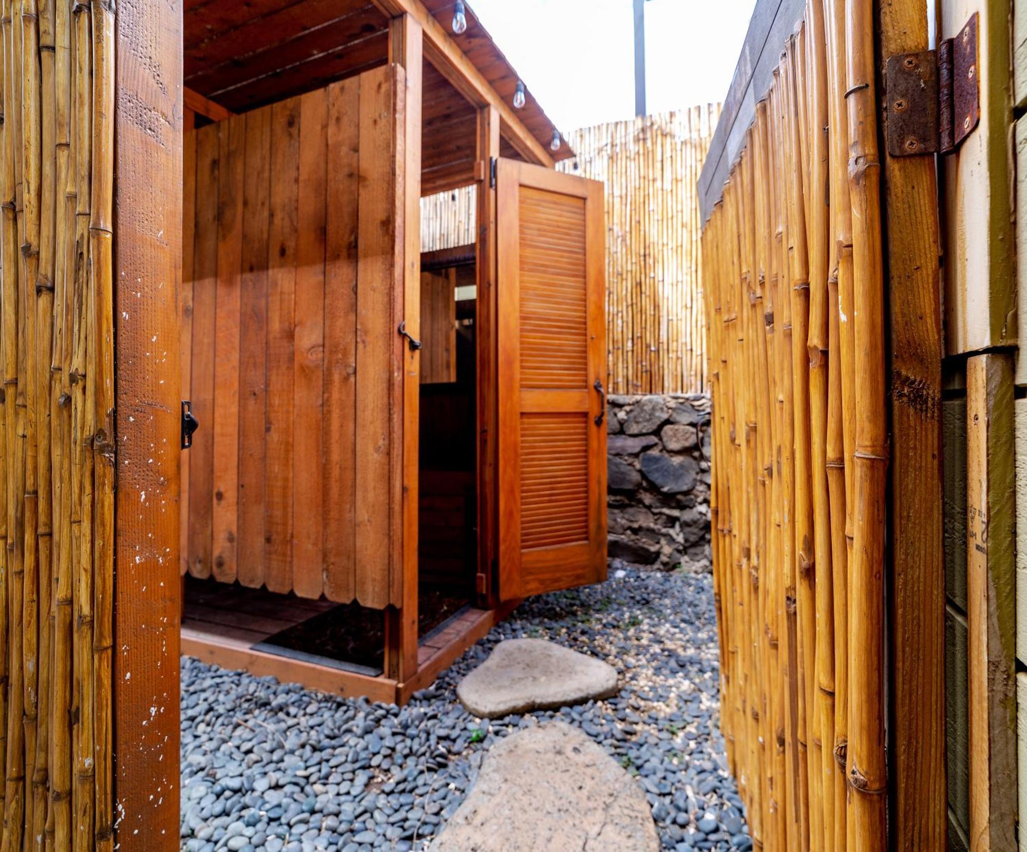 Plumeria Suite, 2-bedroom In A Boutique Property, Sleeps 6, Pool & Bbq * Kīhei